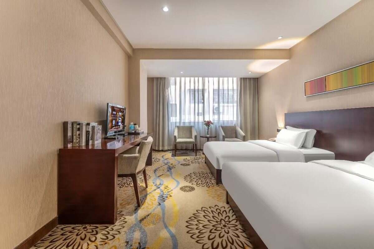 【肇庆直通车】广州往返--肇庆名典商旅酒店纯玩3天2晚半自助游