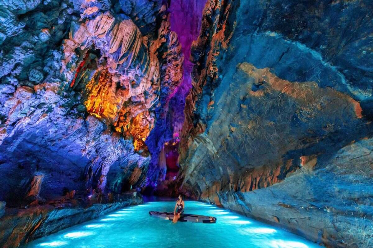 广州往返清远.船游湟川三峡地下河纯玩2天（食足2